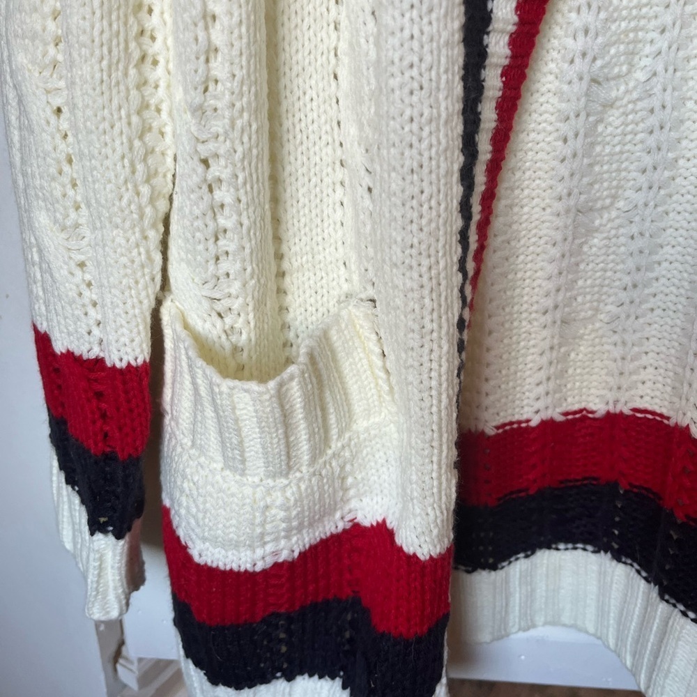 DAVI & DANI White Navy and Red Cardigan Sweater with Bold Stripes Medium NWOT - Picture 4 of 10